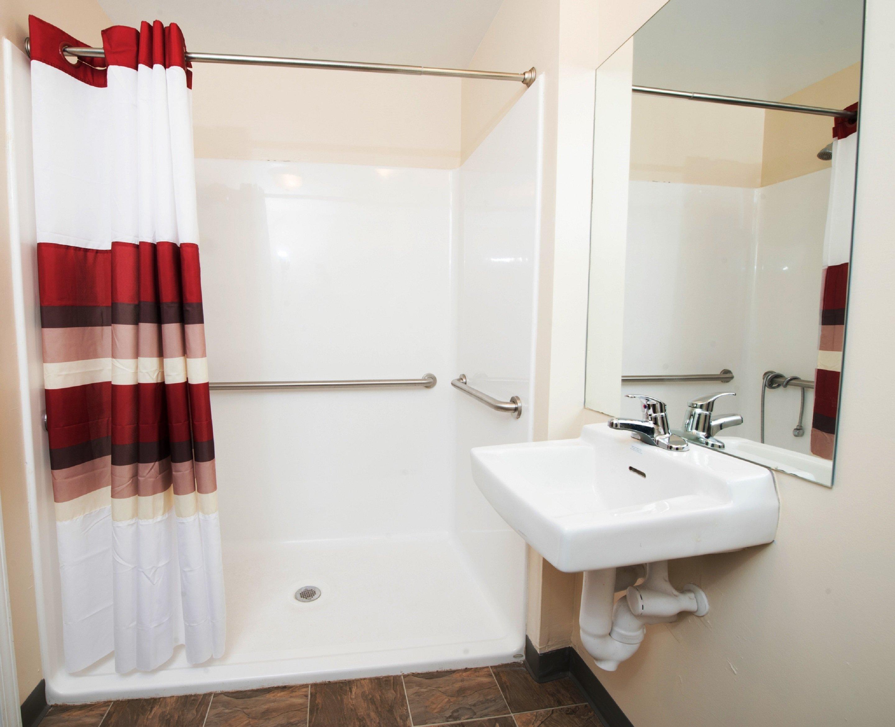Red Roof Inn & Suites Дикинсън Екстериор снимка