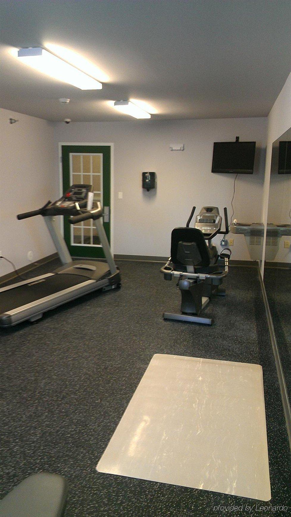 Red Roof Inn & Suites Дикинсън Екстериор снимка