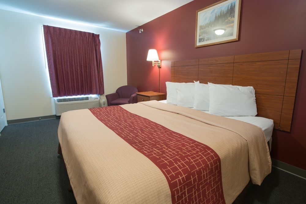 Red Roof Inn & Suites Дикинсън Екстериор снимка